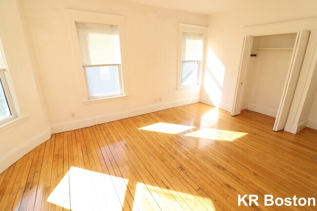 44 Champney St in Boston, MA - Building Photo - Building Photo