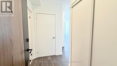 1037 The Queensway in Toronto, ON - Building Photo - Building Photo