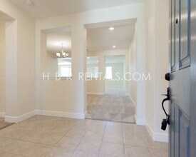 1150 Silva Wy in Manteca, CA - Building Photo - Building Photo