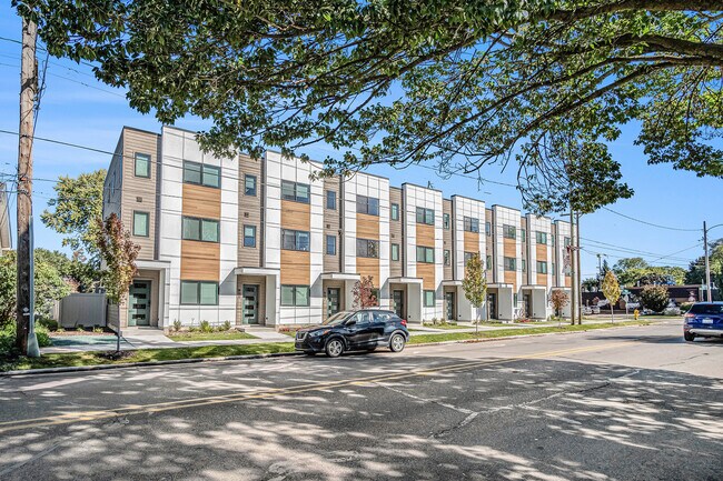 901 Fulton Street West in Grand Rapids, MI - Building Photo - Building Photo