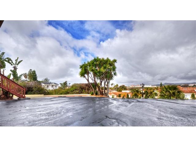 137 Avenida Sierra in San Clemente, CA - Foto de edificio - Building Photo