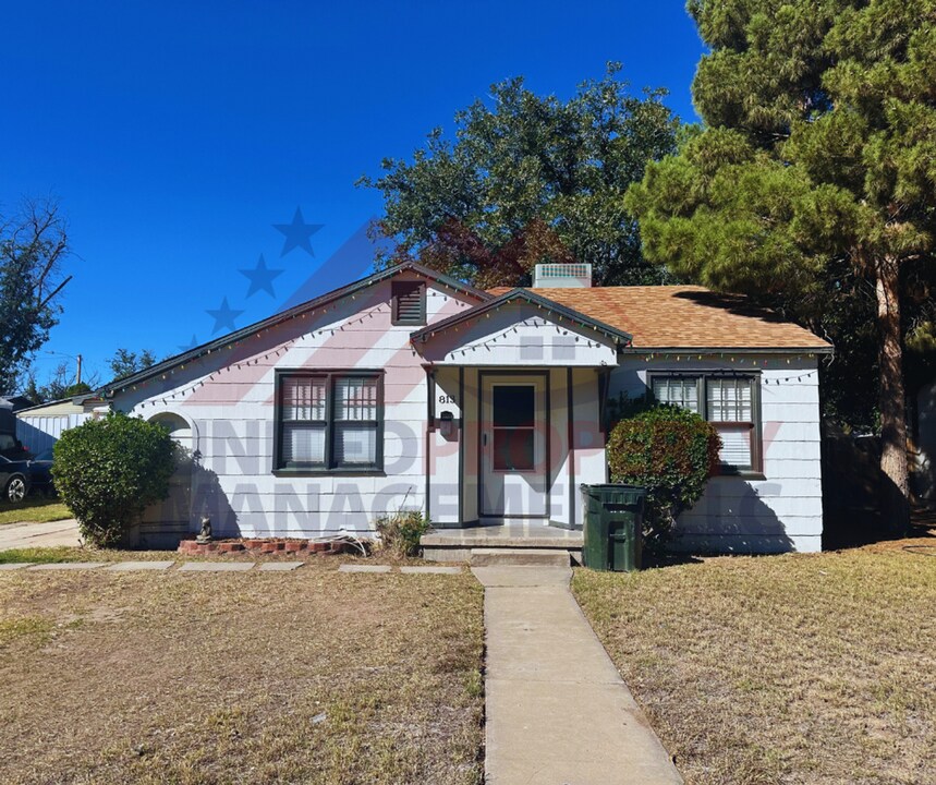 813 N Mesa in Carlsbad, NM - Building Photo