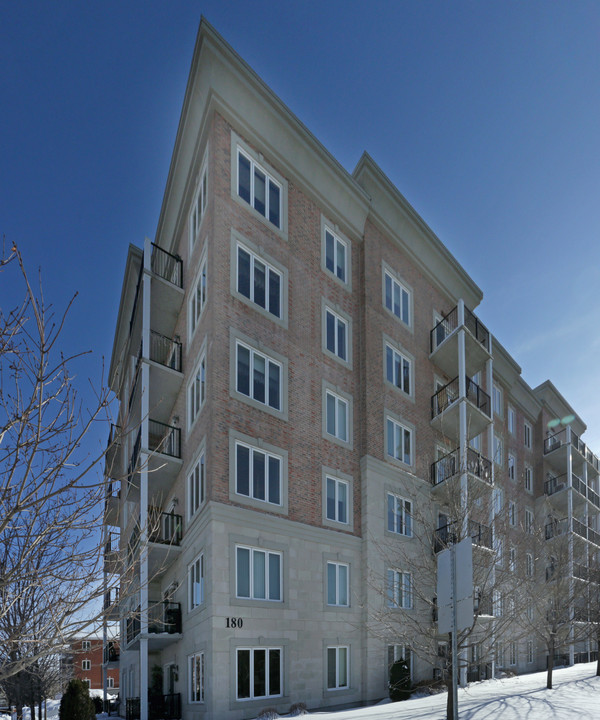 180 de l'Hôpital in Gatineau, QC - Building Photo