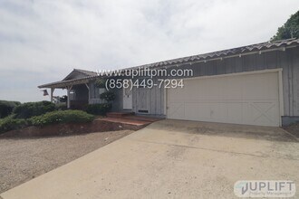 1764 Soledad Way in San Diego, CA - Building Photo - Building Photo