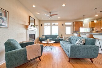 2102 Todville Rd in Seabrook, TX - Building Photo - Building Photo