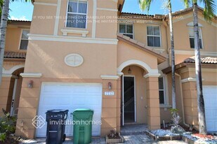 7732 NW 114th Pl in Medley, FL - Building Photo