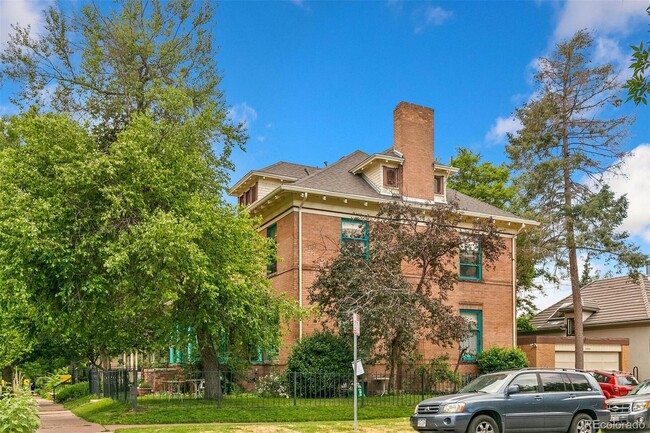 property at 1081 N Marion St