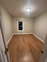 21 Barrett St, Unit 3 in Fall River, MA - Building Photo - Building Photo