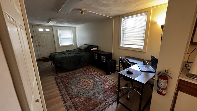 287 Main St, Unit 209 in Warren, RI - Foto de edificio - Building Photo