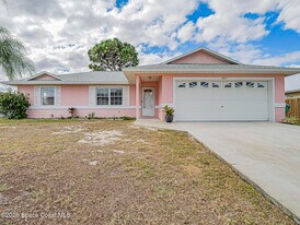 483 Melrose Ln in Sebastian, FL - Building Photo