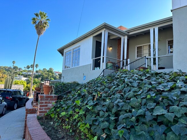 1544 Murray Dr in Los Angeles, CA - Building Photo - Building Photo