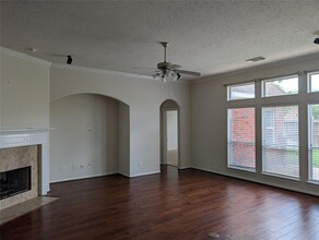 13911 Stonewood Ct in Rosharon, TX - Foto de edificio - Building Photo