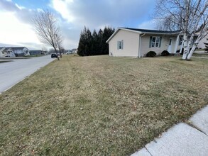 2410 S 18th St in Manitowoc, WI - Building Photo - Building Photo