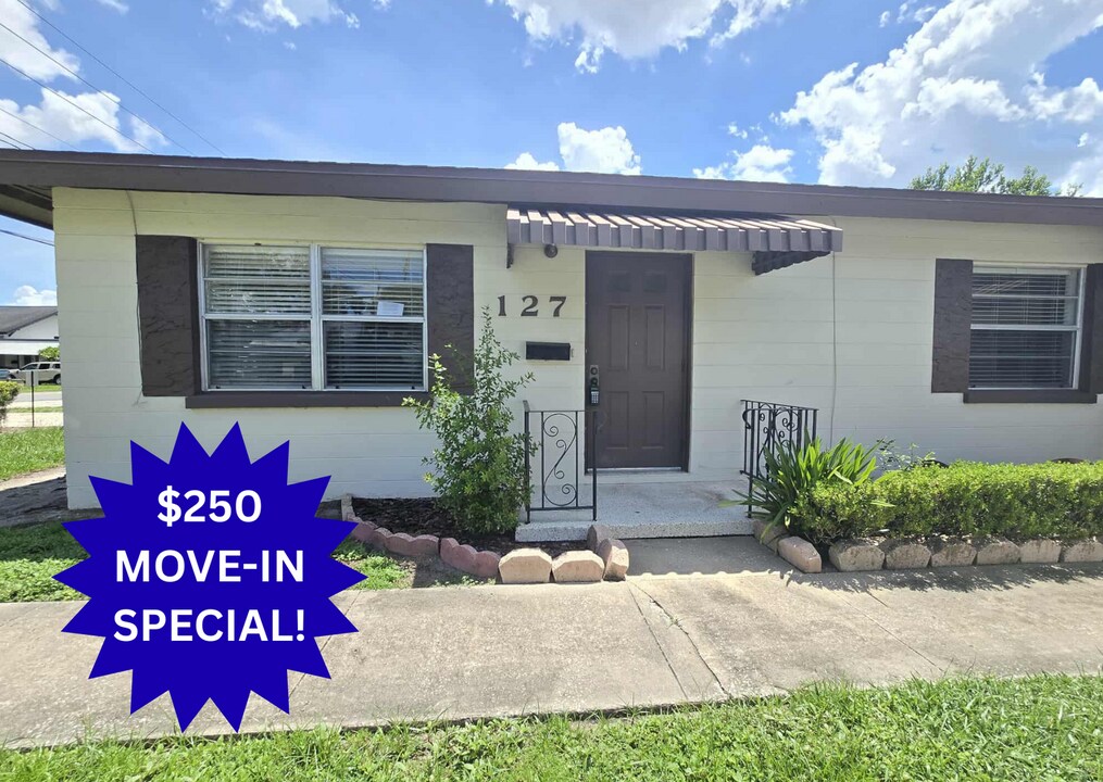 127-129 E Beacon Rd in Lakeland, FL - Building Photo