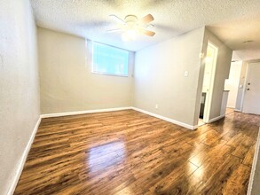 326 S Alcott St, Unit 328 in Denver, CO - Foto de edificio - Building Photo