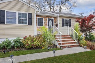 58 Richardson Ave in Eatontown, NJ - Building Photo