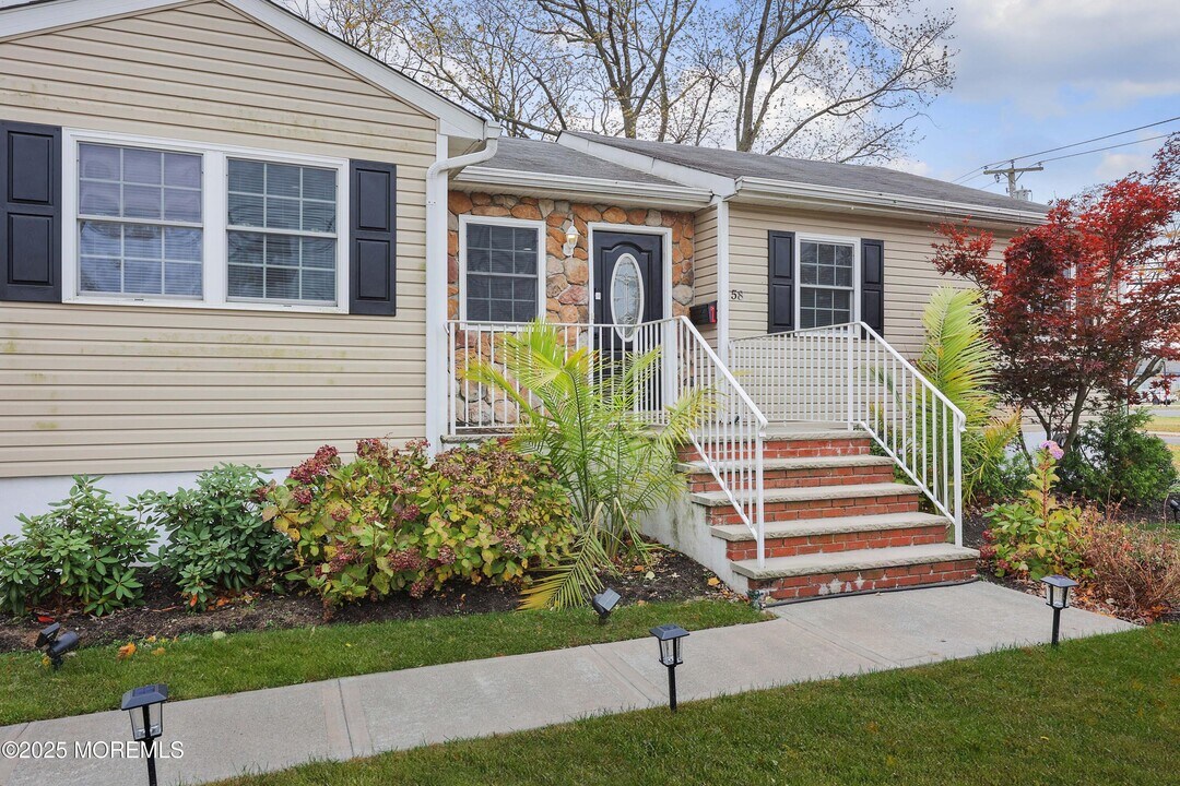 58 Richardson Ave in Eatontown, NJ - Building Photo