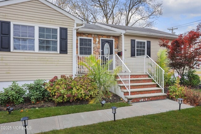 property at 58 Richardson Ave