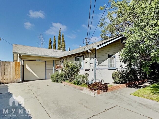 property at 40464 Ditmus Ct