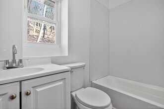 2016 Old Rte 17 in Roscoe, NY - Foto de edificio - Building Photo