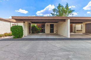 4561 W McLellan Rd in Glendale, AZ - Building Photo
