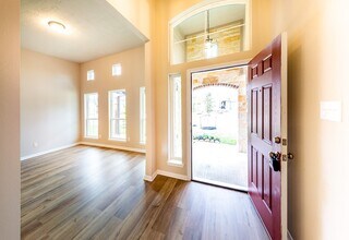 3526 Pinevale Ct in Conroe, TX - Foto de edificio - Building Photo