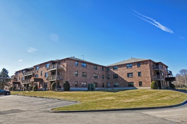 14C Mayberry Dr in Westborough, MA - Building Photo - Building Photo