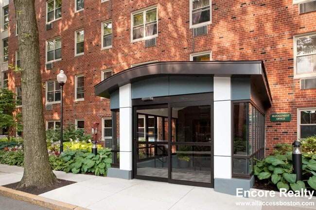 63 Gordon St, Unit 10-5L