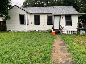 907 N Lantana Dr in Kingsville, TX - Building Photo - Building Photo