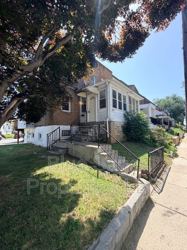 property at 601 Littlecroft Rd
