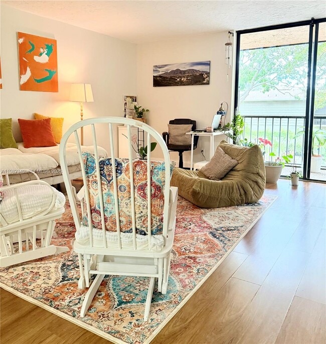 450 Commodore Dr in Plantation, FL - Building Photo - Building Photo