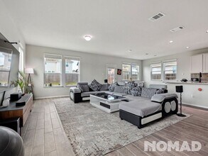 101 Crescent St in Georgetown, TX - Building Photo - Building Photo