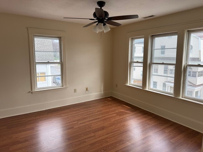 8 Montrose St, Unit 3