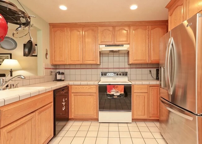 property at 5587 Makati Cir