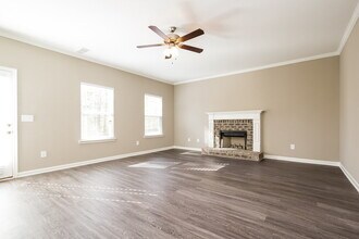 646 Fieldcrest Dr in Dallas, GA - Building Photo - Building Photo