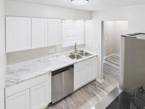 1044 Coronado Pkwy S in Denver, CO - Building Photo - Building Photo