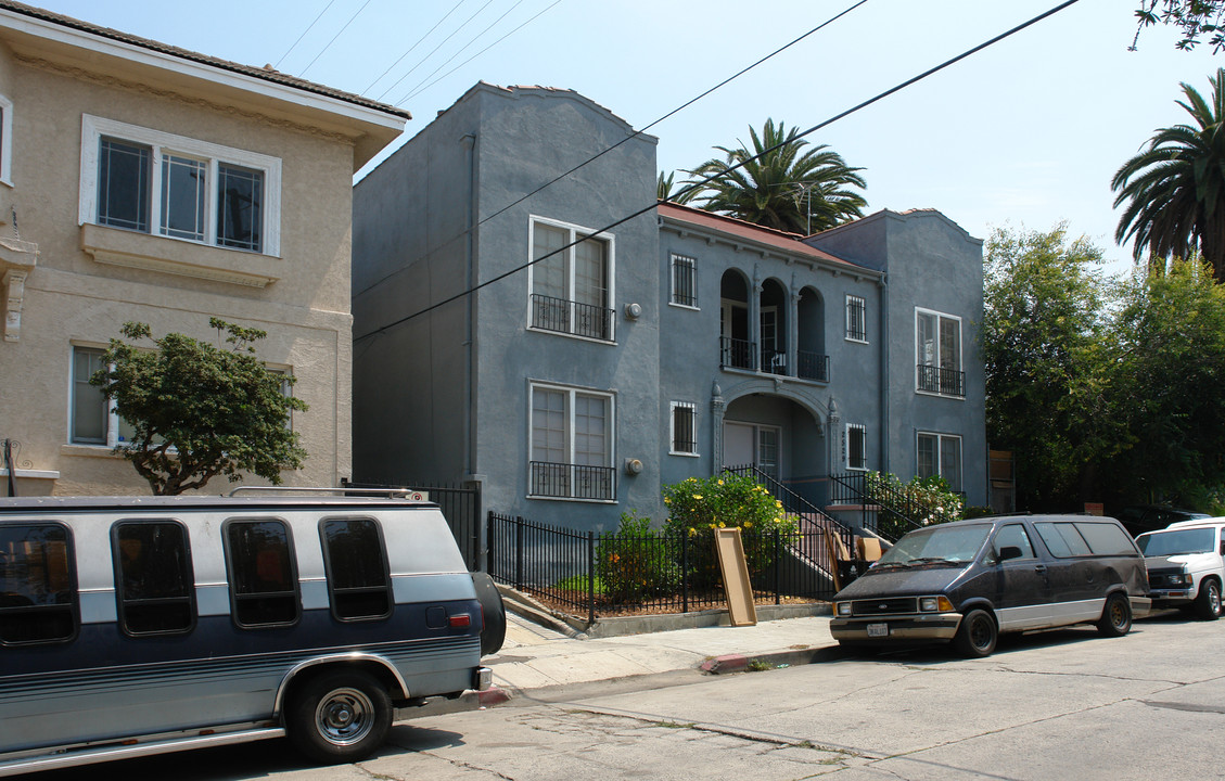 Knob Hill Apartments in Los Angeles, CA - Foto de edificio