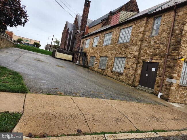 20 W 6th Ave in Conshohocken, PA - Building Photo - Building Photo