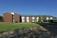 Autumn House in Midwest City, OK - Foto de edificio - Building Photo