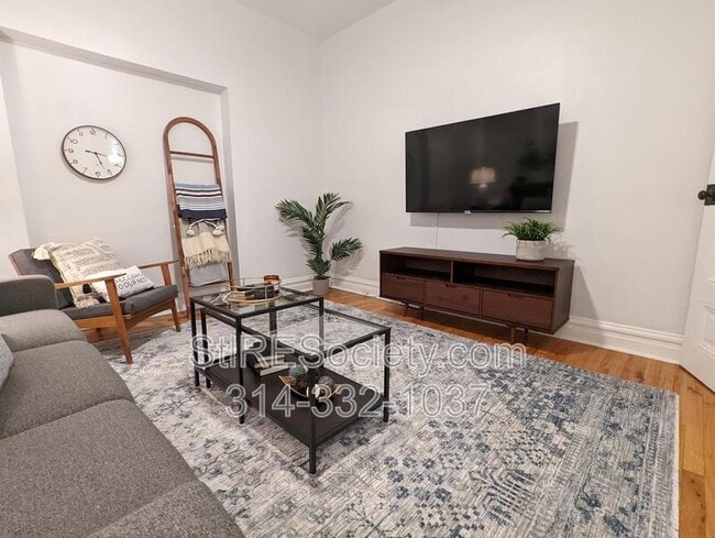 property at 2920 Louisiana Ave