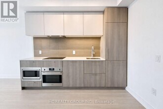 36 Olive Ave in Toronto, ON - Building Photo - Building Photo