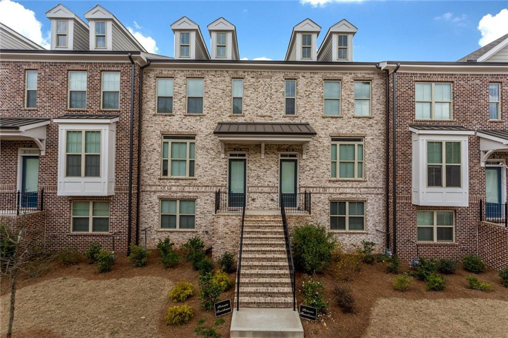 209 Bedford Aly in Johns Creek, GA - Foto de edificio