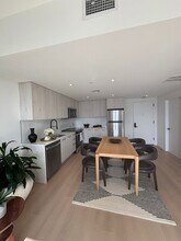 60 NW 31st St, Unit A05 in Miami, FL - Building Photo - Building Photo