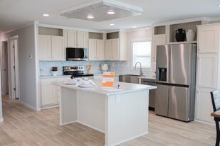 6105 E McKinney St in Denton, TX - Building Photo