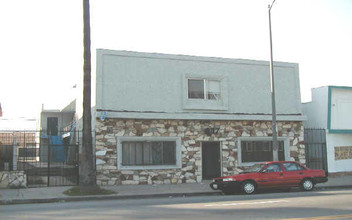 8117-8121 1/2 S Western Ave in Los Angeles, CA - Building Photo - Building Photo