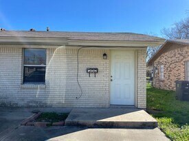 1508 N W S Young Dr in Killeen, TX - Building Photo