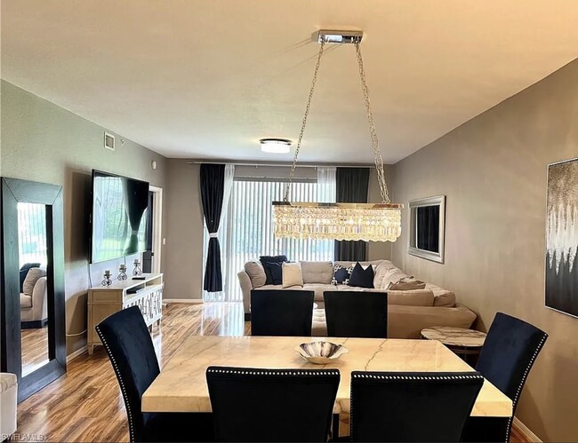 3225 Cypress Glen Way, Unit 105 in Naples, FL - Foto de edificio - Building Photo