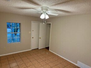 5074 Fleetwood Cove in Horn Lake, MS - Building Photo - Building Photo