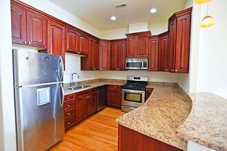 5140 N Clark St in Chicago, IL - Building Photo - Building Photo