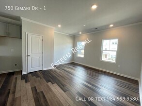 750 Gimari Dr in Wake Forest, NC - Building Photo - Building Photo